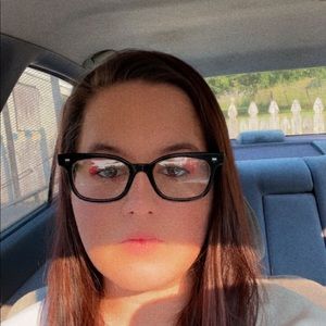 Meet your Posher, Claire